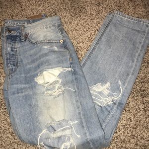 american eagle destroyed boyfriend jeans